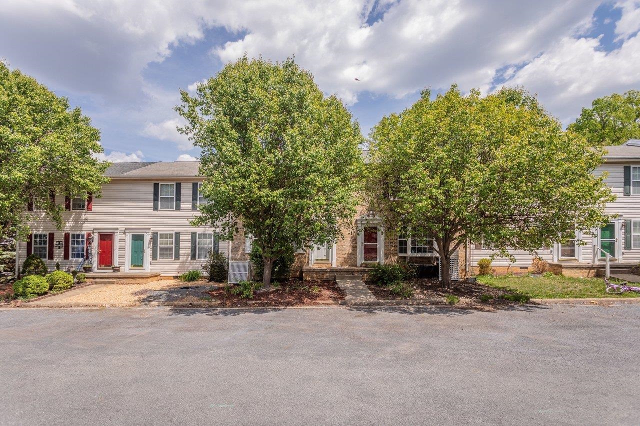 2312 BRECKENRIDGE CT, HARRISONBURG, Virginia 22801, 3 Bedrooms Bedrooms, ,1 BathroomBathrooms,Residential,2312 BRECKENRIDGE CT,676375 MLS # 676375