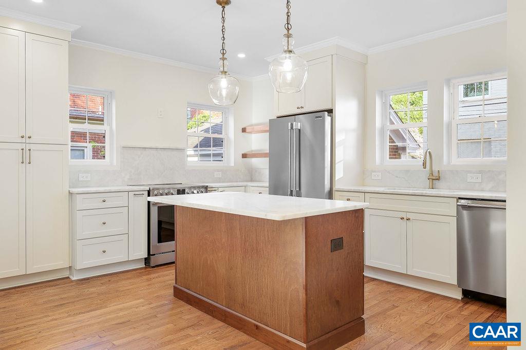 809 EAST JEFFERSON ST, CHARLOTTESVILLE, Virginia 22902, 3 Bedrooms Bedrooms, ,3 BathroomsBathrooms,Residential,809 EAST JEFFERSON ST,676405 MLS # 676405