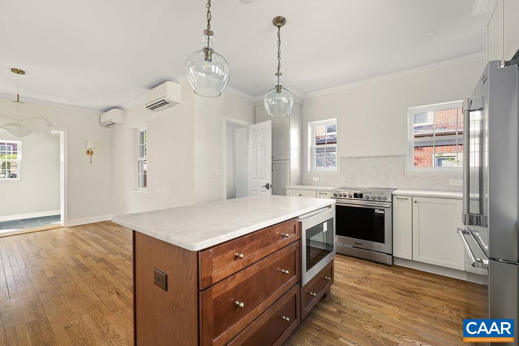 809 EAST JEFFERSON ST, CHARLOTTESVILLE, Virginia 22902, 3 Bedrooms Bedrooms, ,3 BathroomsBathrooms,Residential,809 EAST JEFFERSON ST,676405 MLS # 676405