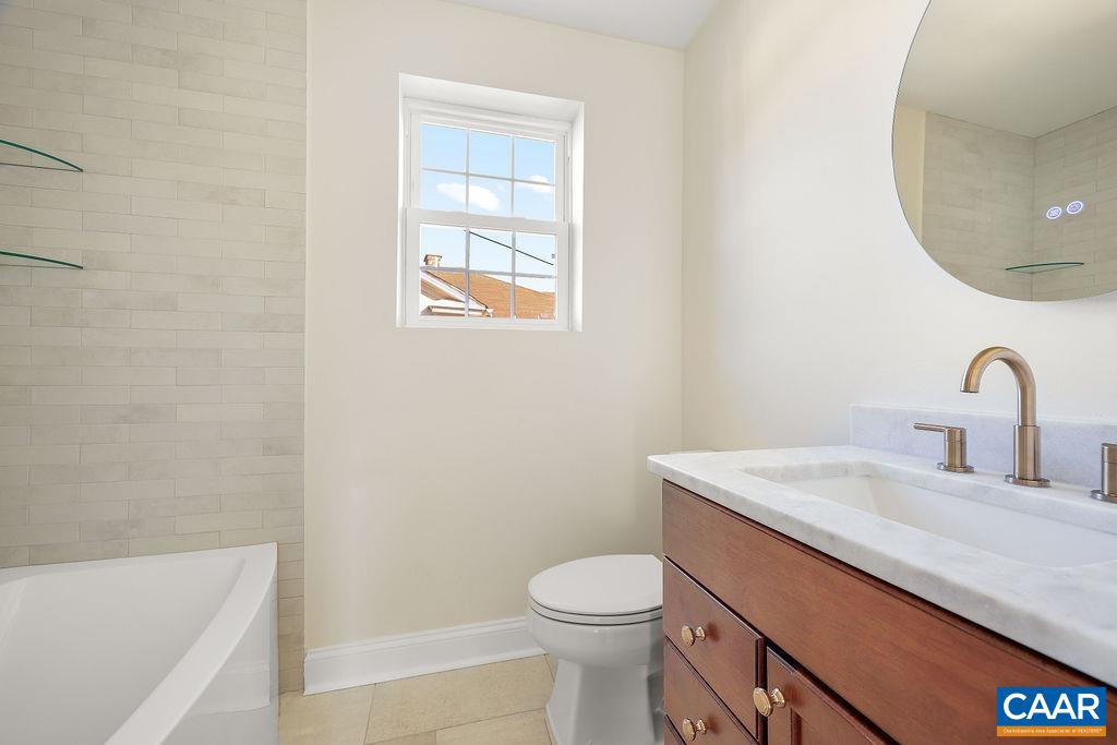 809 EAST JEFFERSON ST, CHARLOTTESVILLE, Virginia 22902, 3 Bedrooms Bedrooms, ,3 BathroomsBathrooms,Residential,809 EAST JEFFERSON ST,676405 MLS # 676405