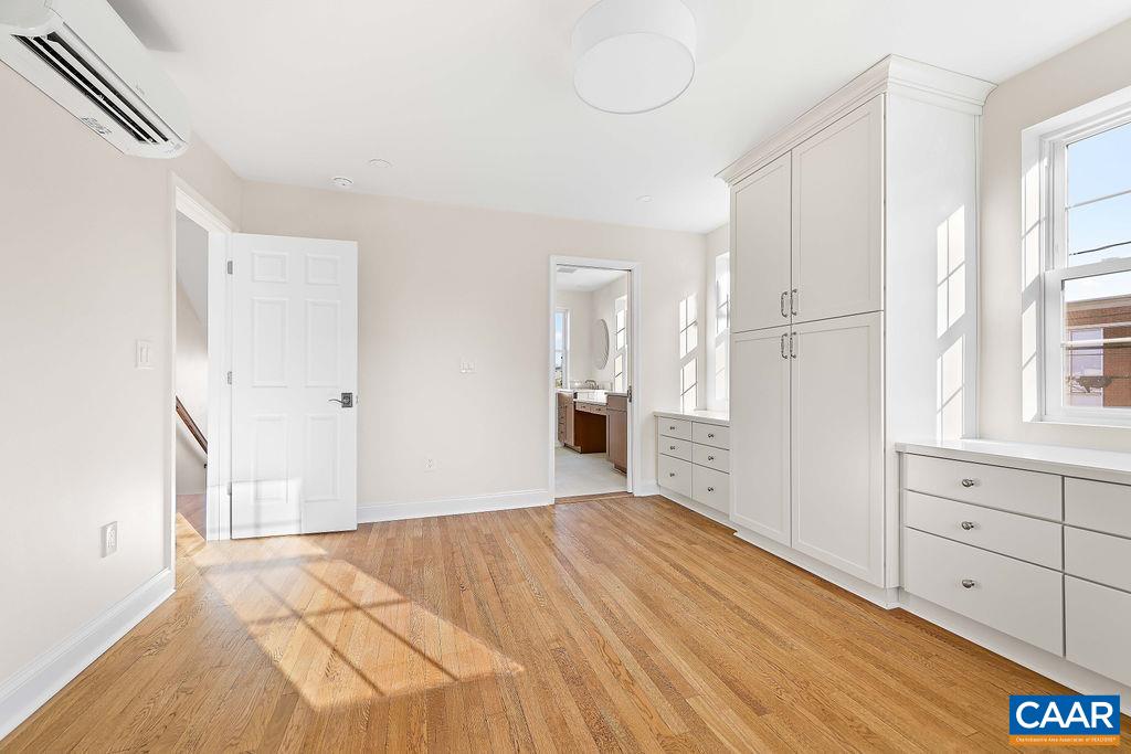809 EAST JEFFERSON ST, CHARLOTTESVILLE, Virginia 22902, 3 Bedrooms Bedrooms, ,3 BathroomsBathrooms,Residential,809 EAST JEFFERSON ST,676405 MLS # 676405