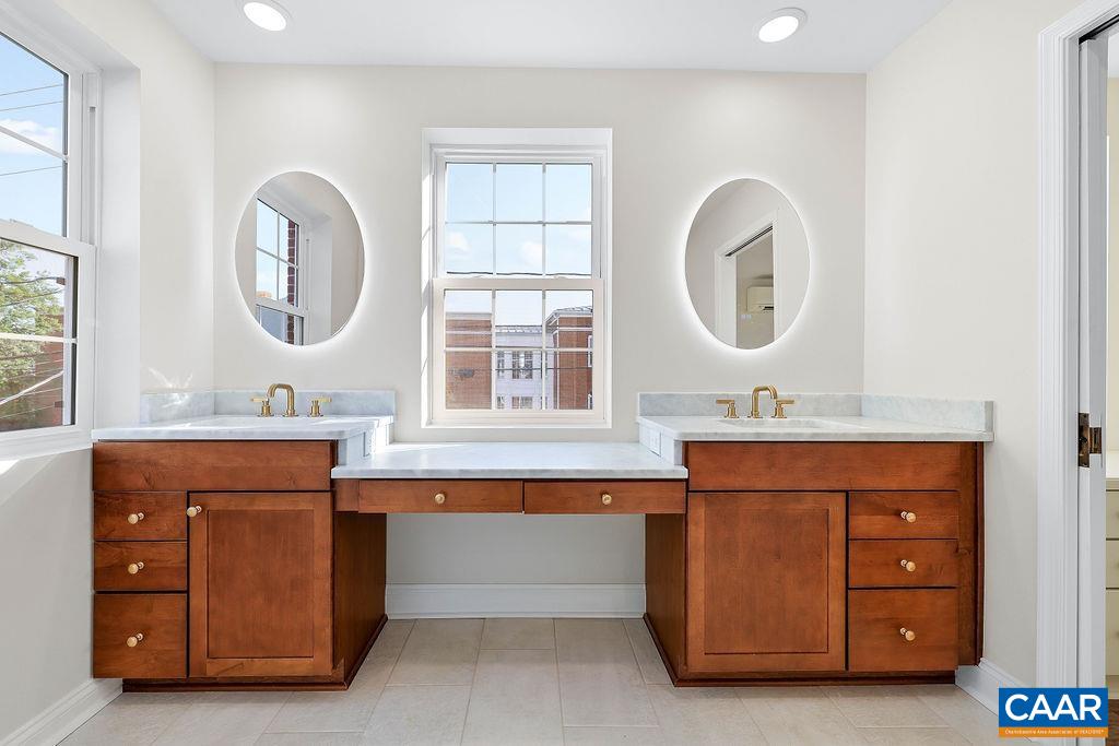 809 EAST JEFFERSON ST, CHARLOTTESVILLE, Virginia 22902, 3 Bedrooms Bedrooms, ,3 BathroomsBathrooms,Residential,809 EAST JEFFERSON ST,676405 MLS # 676405