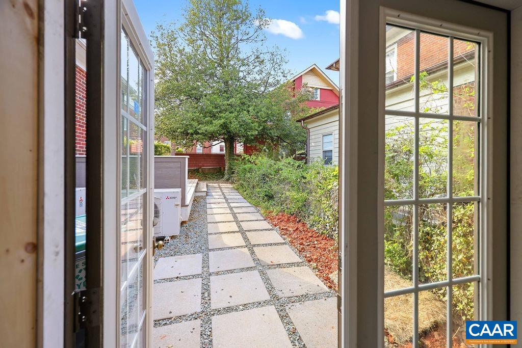 809 EAST JEFFERSON ST, CHARLOTTESVILLE, Virginia 22902, 3 Bedrooms Bedrooms, ,3 BathroomsBathrooms,Residential,809 EAST JEFFERSON ST,676405 MLS # 676405