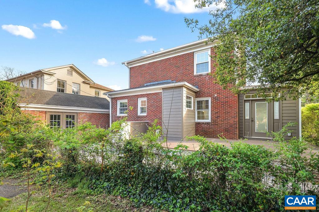 809 EAST JEFFERSON ST, CHARLOTTESVILLE, Virginia 22902, 3 Bedrooms Bedrooms, ,3 BathroomsBathrooms,Residential,809 EAST JEFFERSON ST,676405 MLS # 676405