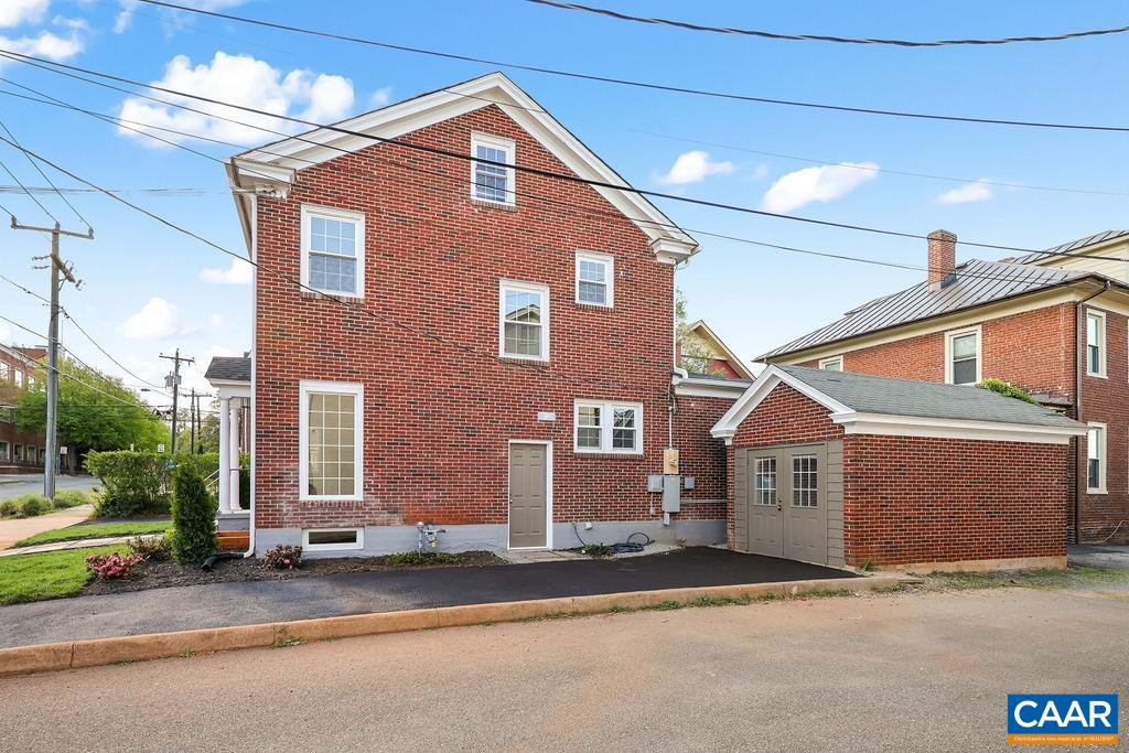 809 EAST JEFFERSON ST, CHARLOTTESVILLE, Virginia 22902, 3 Bedrooms Bedrooms, ,3 BathroomsBathrooms,Residential,809 EAST JEFFERSON ST,676405 MLS # 676405