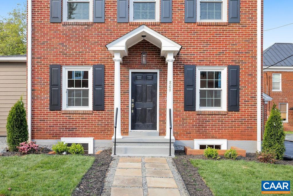 809 EAST JEFFERSON ST, CHARLOTTESVILLE, Virginia 22902, 3 Bedrooms Bedrooms, ,3 BathroomsBathrooms,Residential,809 EAST JEFFERSON ST,676405 MLS # 676405