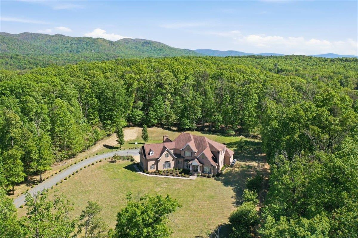 524 S MCDANIEL LN, SHENANDOAH, Virginia 22849, 6 Bedrooms Bedrooms, ,6 BathroomsBathrooms,Residential,524 S MCDANIEL LN,676503 MLS # 676503