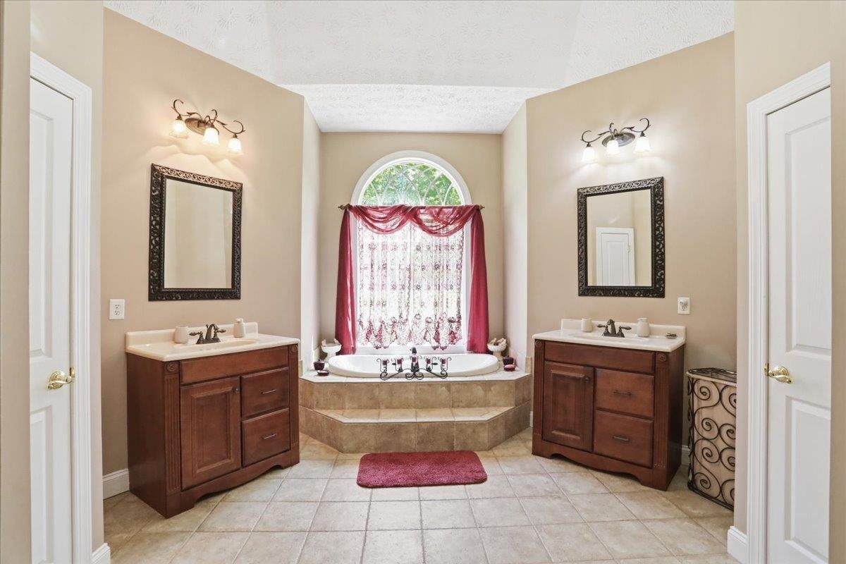 524 S MCDANIEL LN, SHENANDOAH, Virginia 22849, 6 Bedrooms Bedrooms, ,6 BathroomsBathrooms,Residential,524 S MCDANIEL LN,676503 MLS # 676503