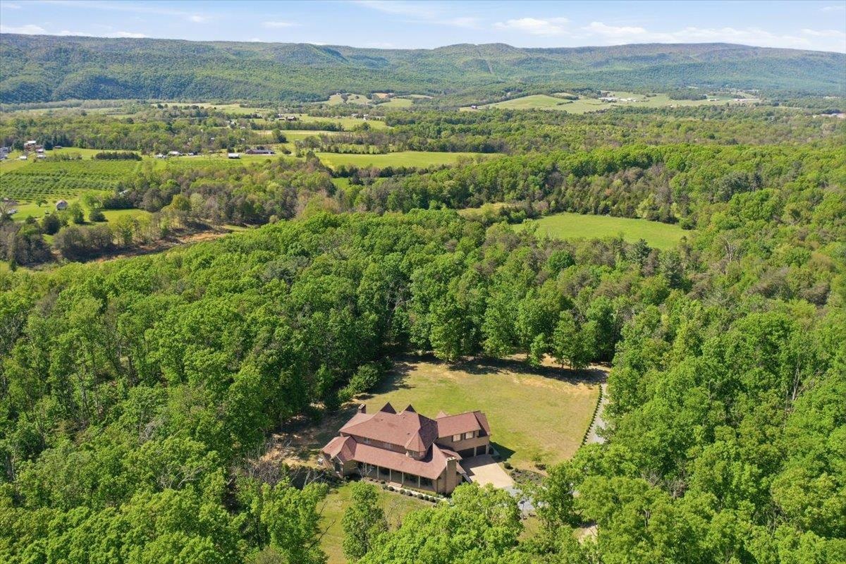 524 S MCDANIEL LN, SHENANDOAH, Virginia 22849, 6 Bedrooms Bedrooms, ,6 BathroomsBathrooms,Residential,524 S MCDANIEL LN,676503 MLS # 676503