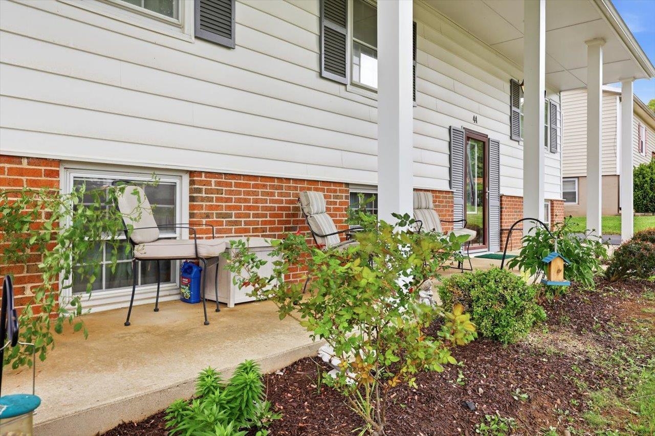 44 ROLLER AVE, MOUNT SIDNEY, Virginia 24467, 4 Bedrooms Bedrooms, ,2 BathroomsBathrooms,Residential,44 ROLLER AVE,676508 MLS # 676508