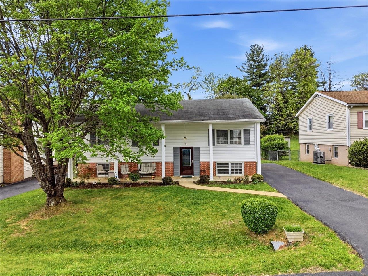44 ROLLER AVE, MOUNT SIDNEY, Virginia 24467, 4 Bedrooms Bedrooms, ,2 BathroomsBathrooms,Residential,44 ROLLER AVE,676508 MLS # 676508