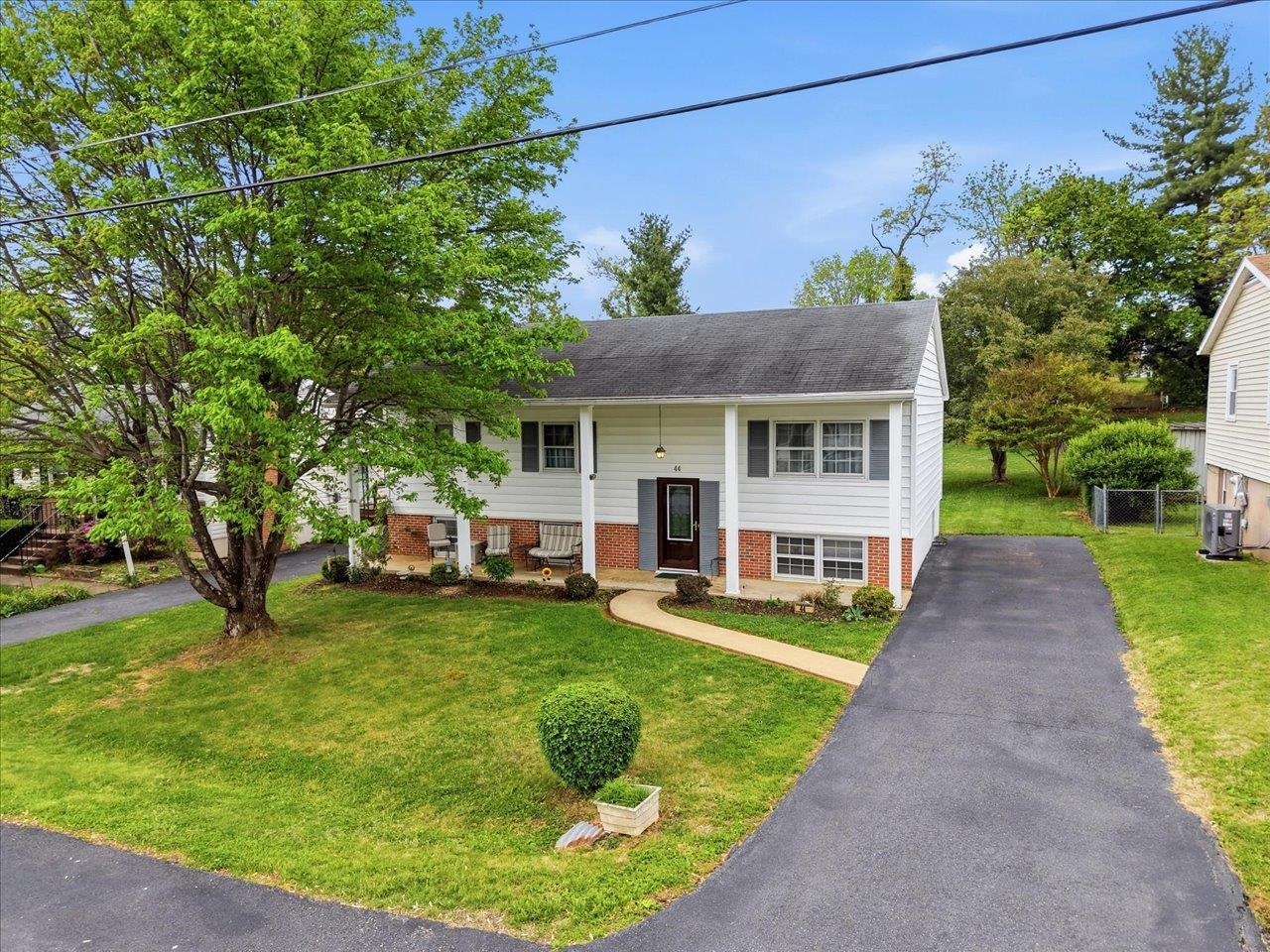 44 ROLLER AVE, MOUNT SIDNEY, Virginia 24467, 4 Bedrooms Bedrooms, ,2 BathroomsBathrooms,Residential,44 ROLLER AVE,676508 MLS # 676508