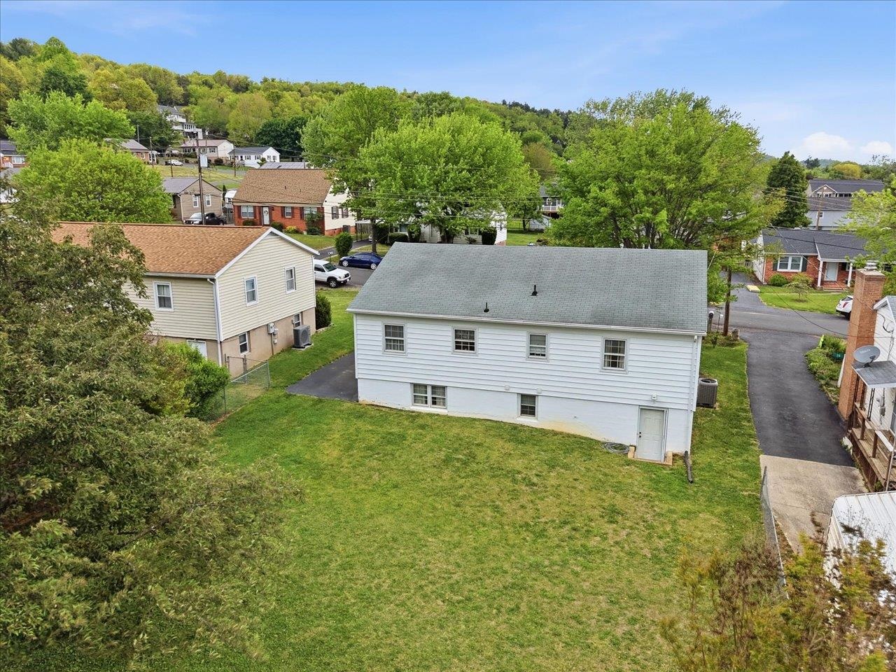 44 ROLLER AVE, MOUNT SIDNEY, Virginia 24467, 4 Bedrooms Bedrooms, ,2 BathroomsBathrooms,Residential,44 ROLLER AVE,676508 MLS # 676508