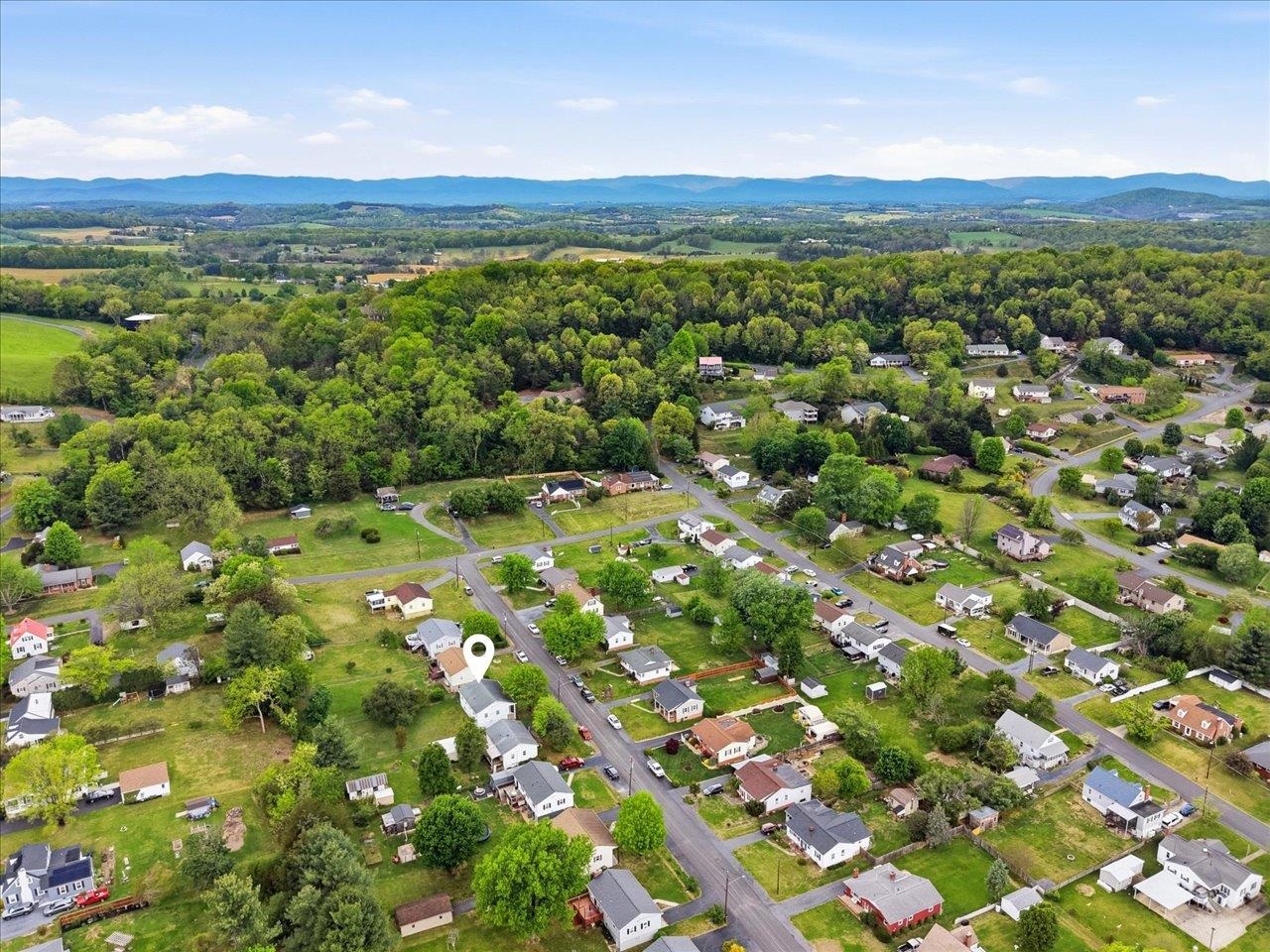 44 ROLLER AVE, MOUNT SIDNEY, Virginia 24467, 4 Bedrooms Bedrooms, ,2 BathroomsBathrooms,Residential,44 ROLLER AVE,676508 MLS # 676508