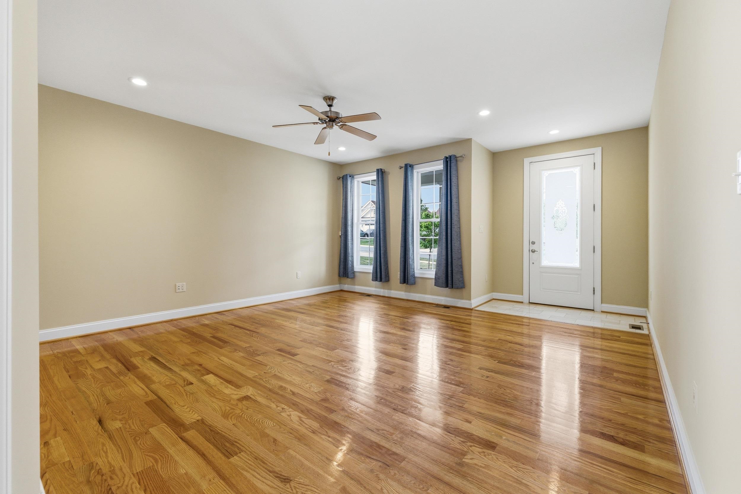 1017 SUN POPPY CT, WOODSTOCK, Virginia 22664, 3 Bedrooms Bedrooms, ,2 BathroomsBathrooms,Residential,1017 SUN POPPY CT,676514 MLS # 676514