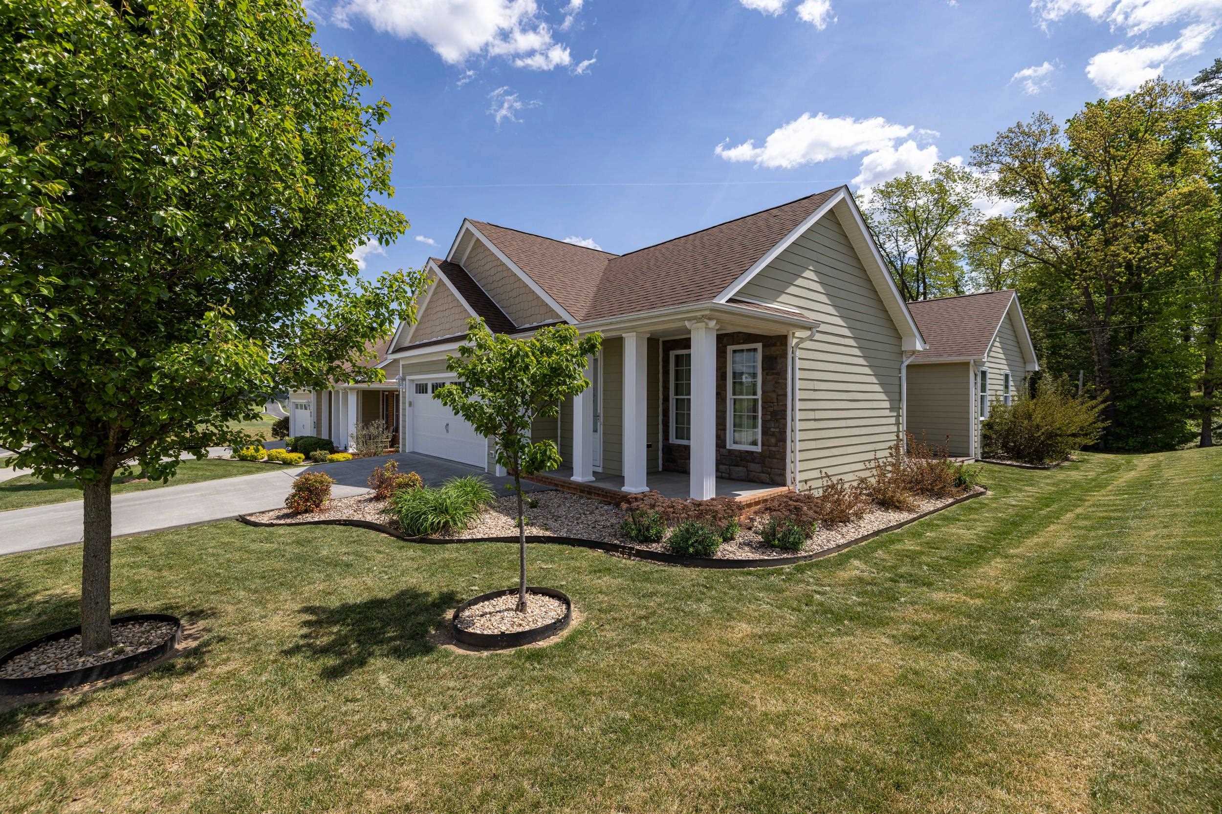 1017 SUN POPPY CT, WOODSTOCK, Virginia 22664, 3 Bedrooms Bedrooms, ,2 BathroomsBathrooms,Residential,1017 SUN POPPY CT,676514 MLS # 676514