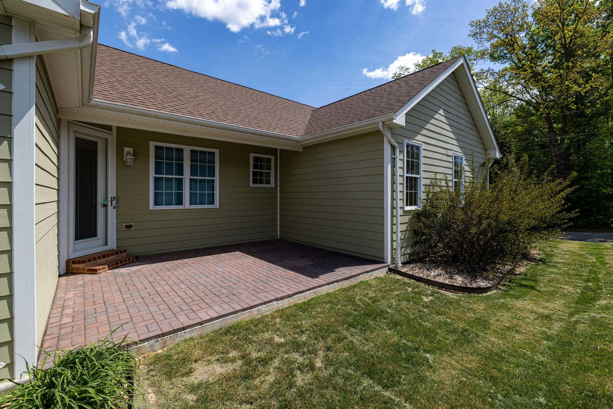 1017 SUN POPPY CT, WOODSTOCK, Virginia 22664, 3 Bedrooms Bedrooms, ,2 BathroomsBathrooms,Residential,1017 SUN POPPY CT,676514 MLS # 676514