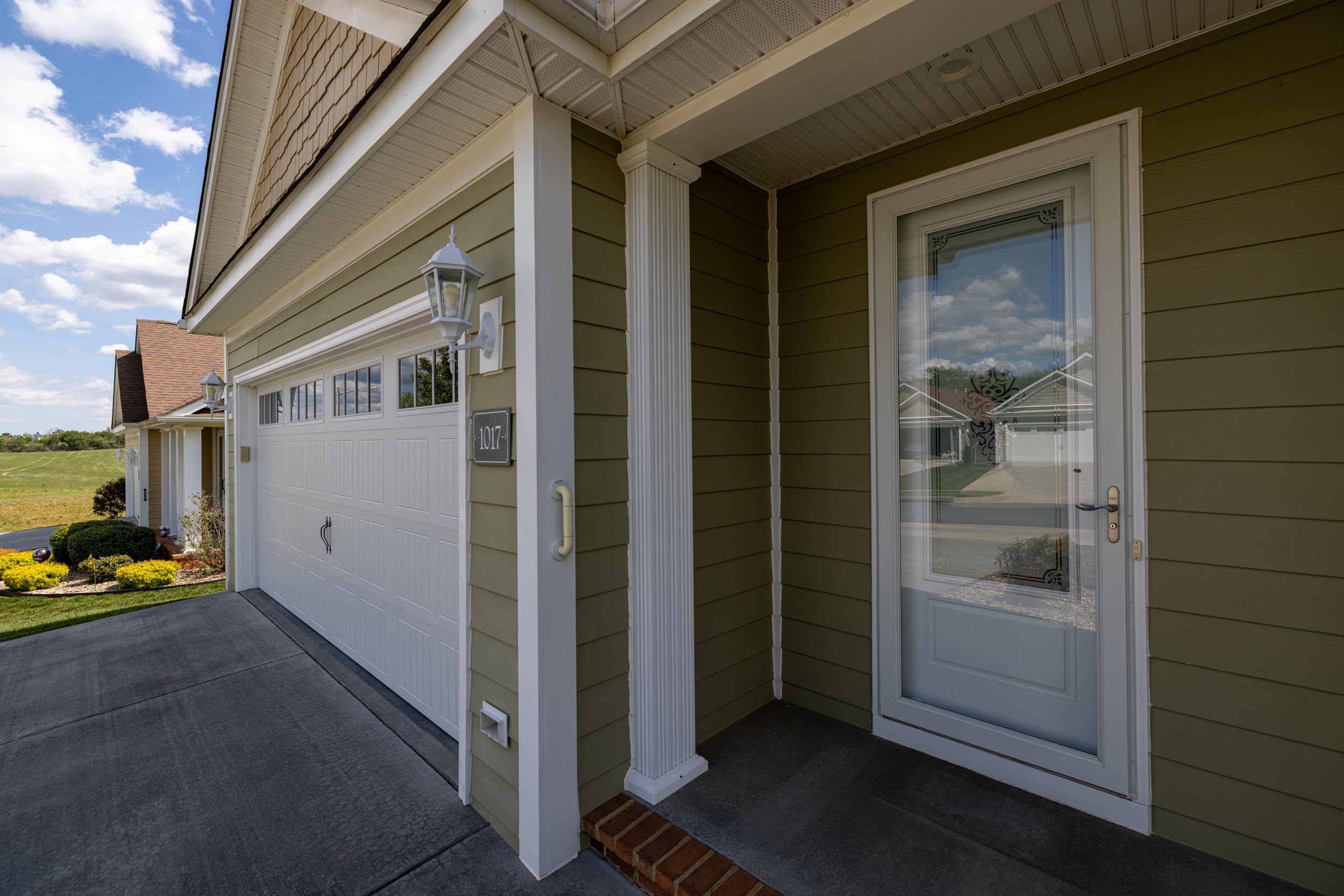 1017 SUN POPPY CT, WOODSTOCK, Virginia 22664, 3 Bedrooms Bedrooms, ,2 BathroomsBathrooms,Residential,1017 SUN POPPY CT,676514 MLS # 676514