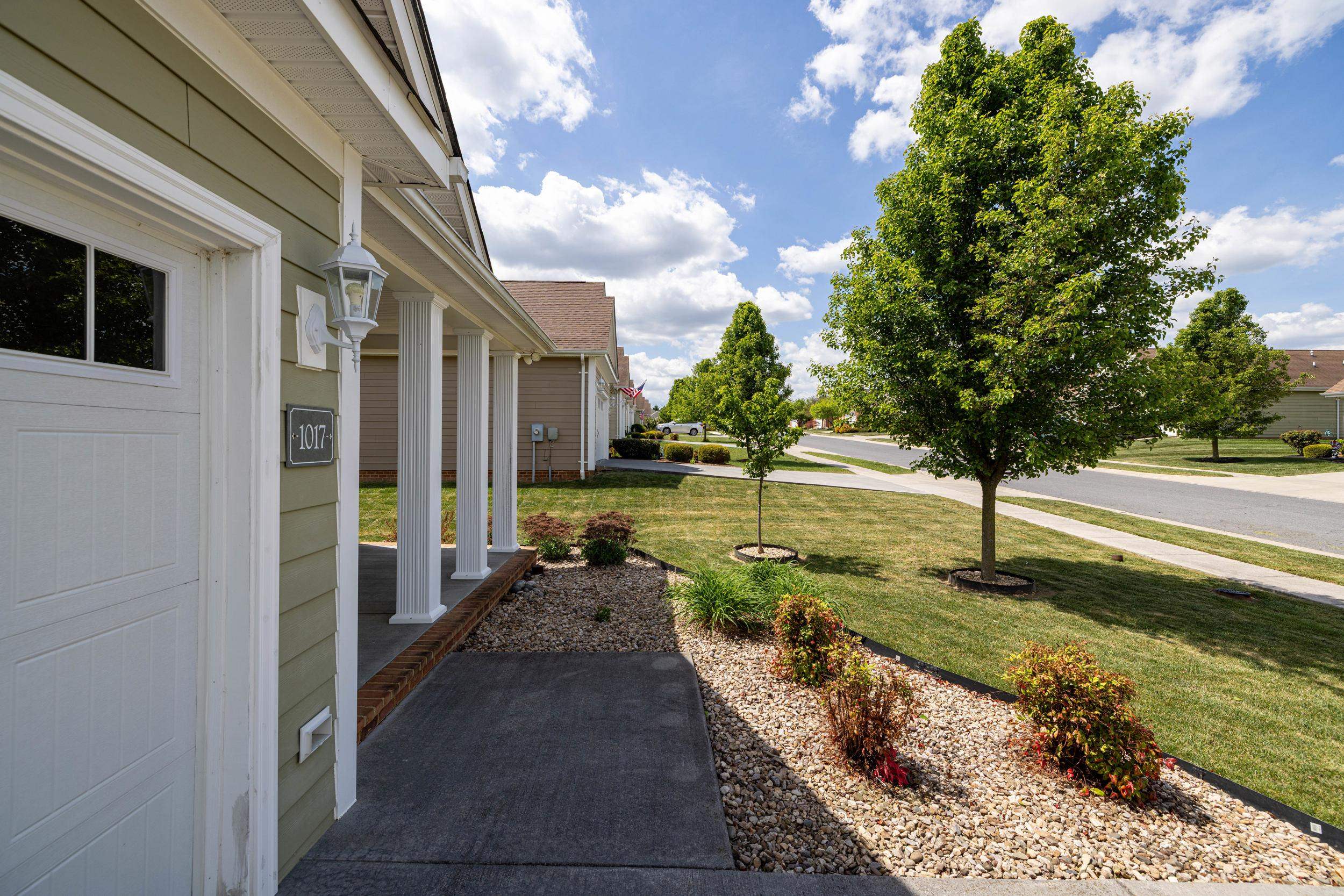 1017 SUN POPPY CT, WOODSTOCK, Virginia 22664, 3 Bedrooms Bedrooms, ,2 BathroomsBathrooms,Residential,1017 SUN POPPY CT,676514 MLS # 676514
