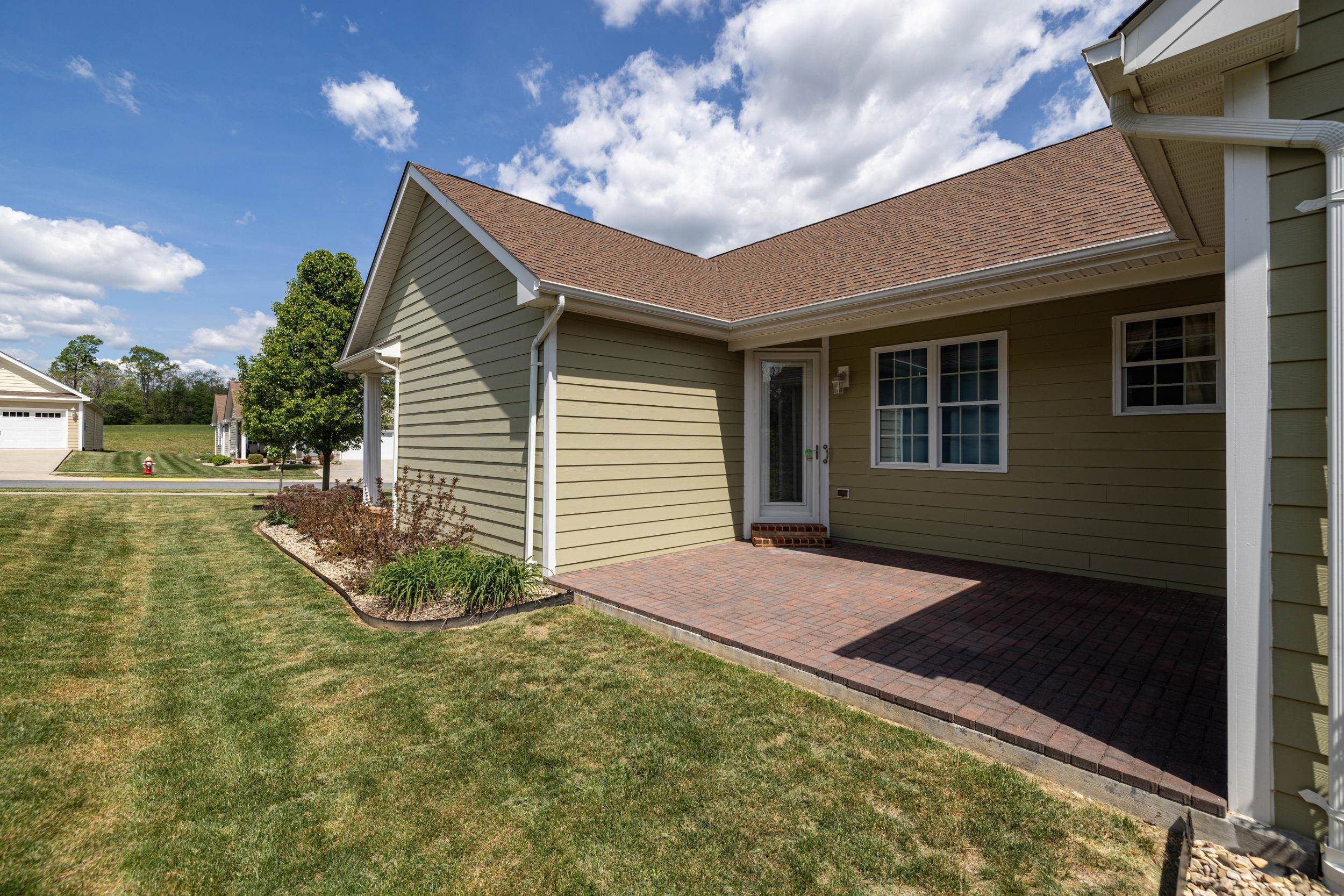 1017 SUN POPPY CT, WOODSTOCK, Virginia 22664, 3 Bedrooms Bedrooms, ,2 BathroomsBathrooms,Residential,1017 SUN POPPY CT,676514 MLS # 676514