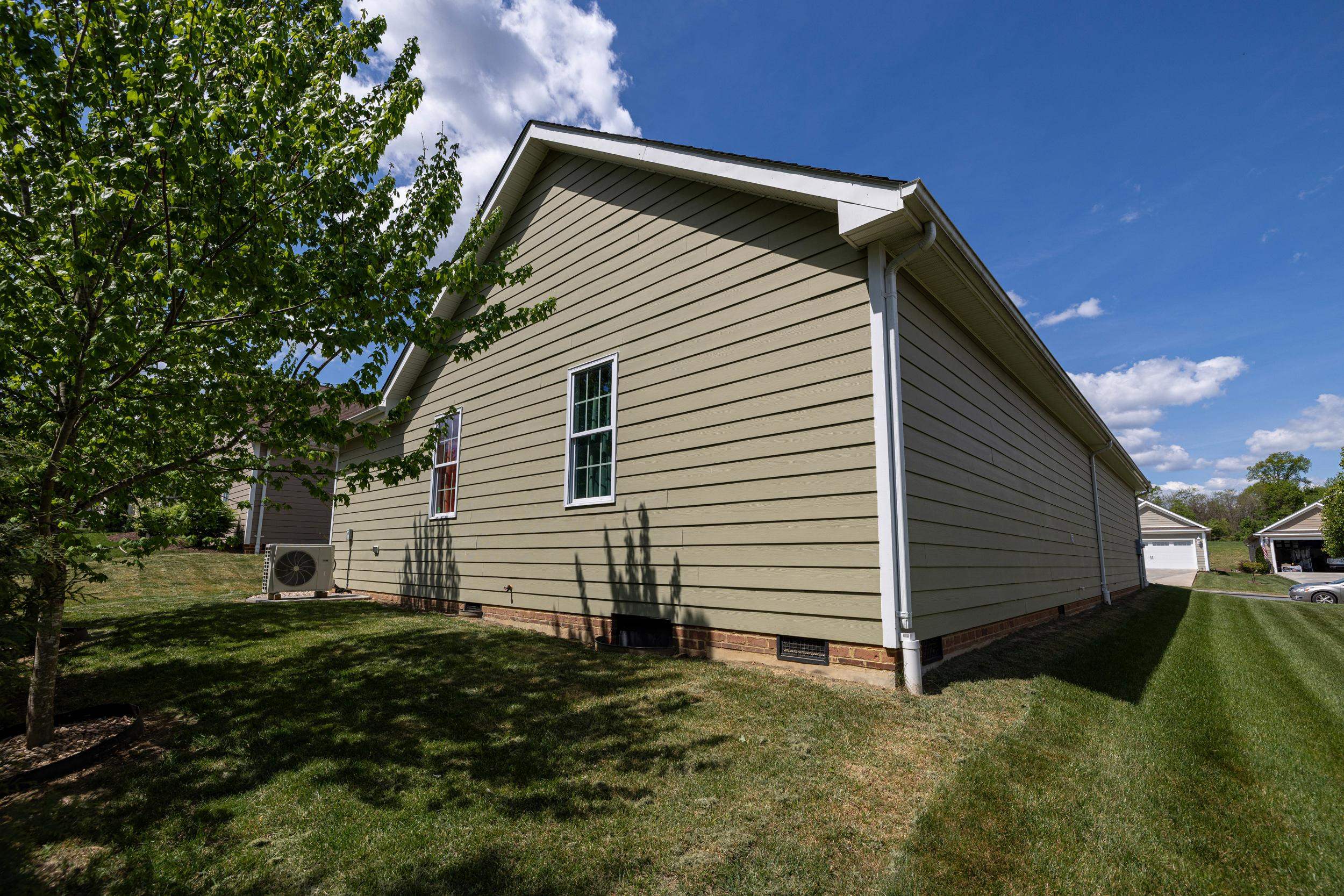 1017 SUN POPPY CT, WOODSTOCK, Virginia 22664, 3 Bedrooms Bedrooms, ,2 BathroomsBathrooms,Residential,1017 SUN POPPY CT,676514 MLS # 676514