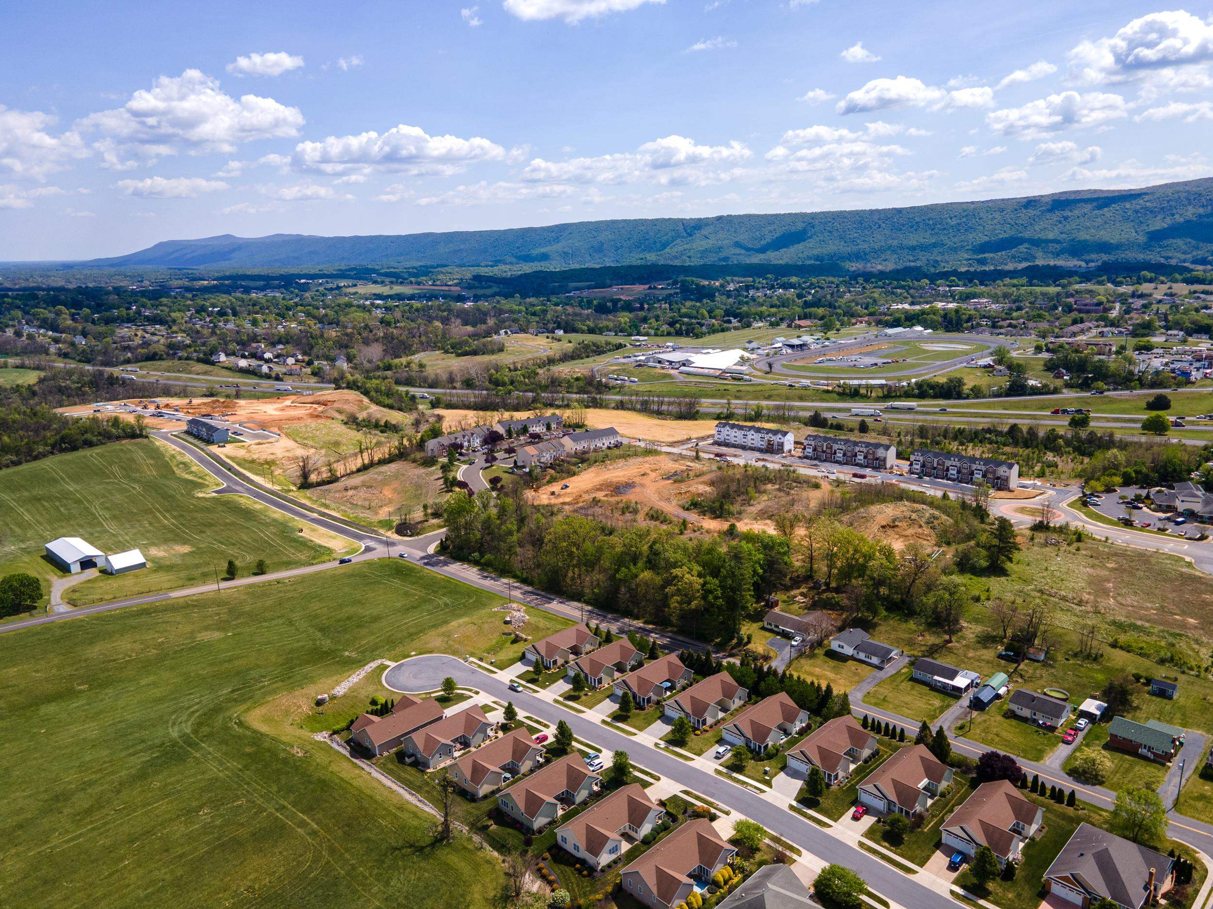 1017 SUN POPPY CT, WOODSTOCK, Virginia 22664, 3 Bedrooms Bedrooms, ,2 BathroomsBathrooms,Residential,1017 SUN POPPY CT,676514 MLS # 676514