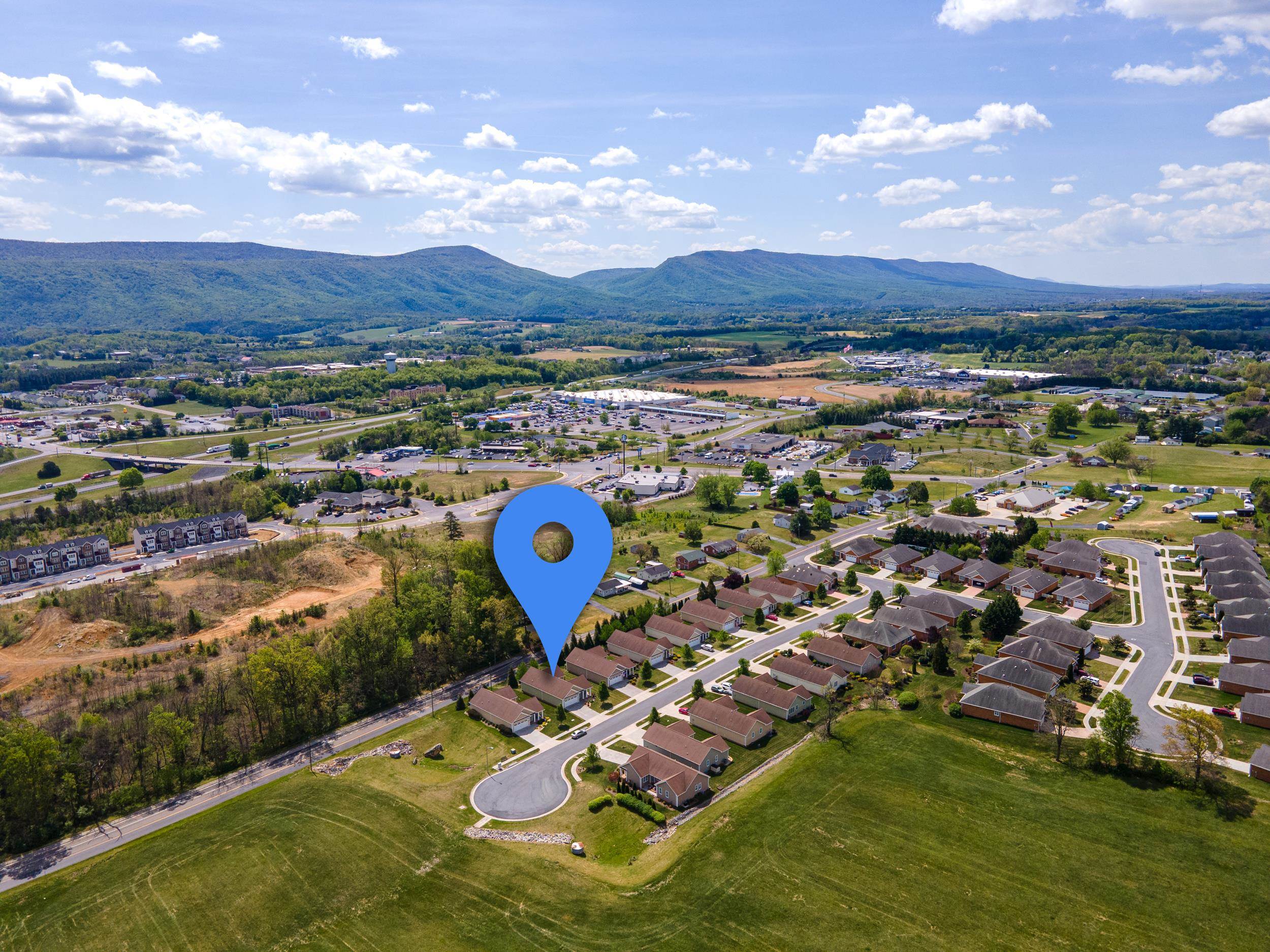 1017 SUN POPPY CT, WOODSTOCK, Virginia 22664, 3 Bedrooms Bedrooms, ,2 BathroomsBathrooms,Residential,1017 SUN POPPY CT,676514 MLS # 676514
