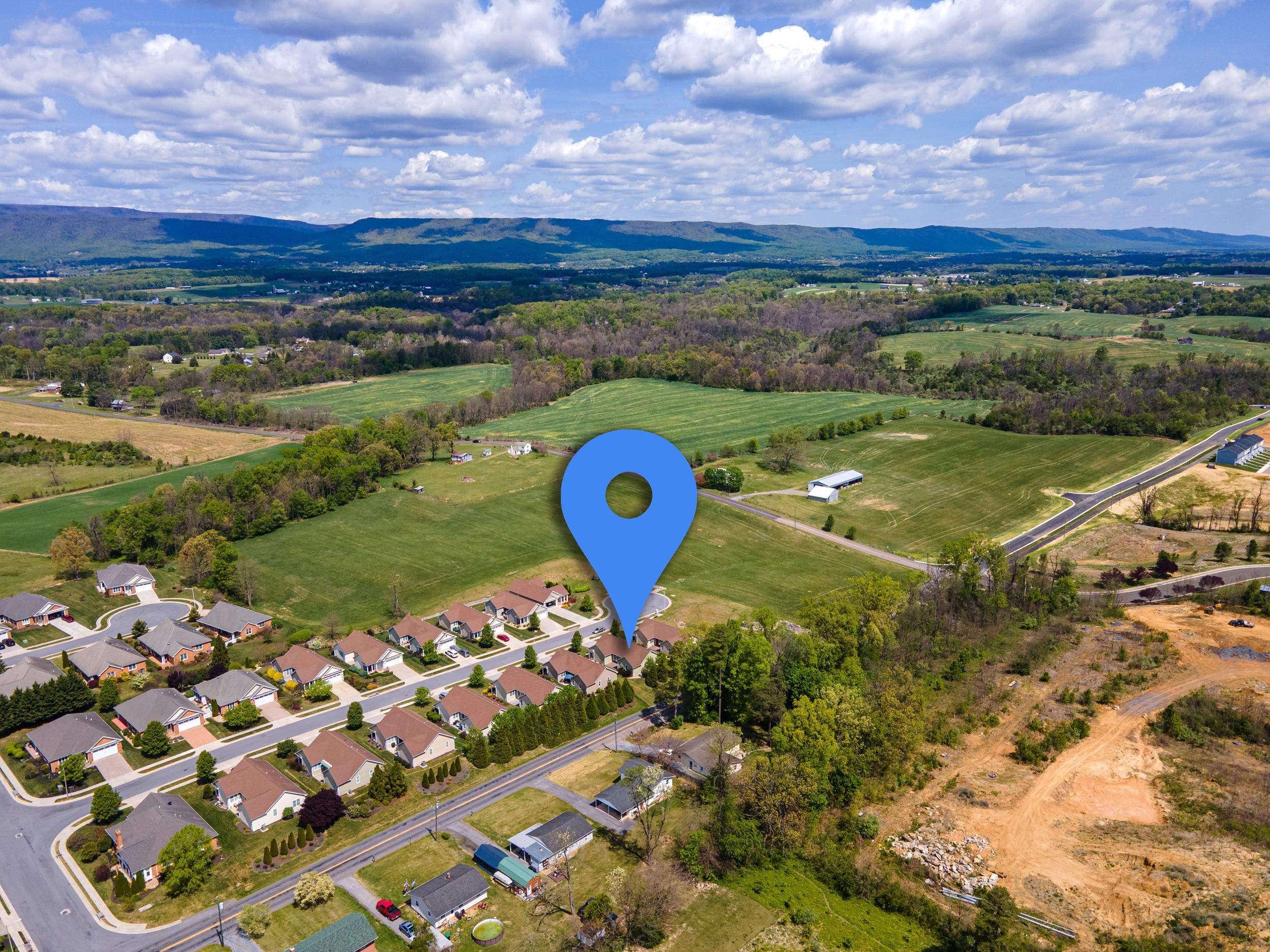 1017 SUN POPPY CT, WOODSTOCK, Virginia 22664, 3 Bedrooms Bedrooms, ,2 BathroomsBathrooms,Residential,1017 SUN POPPY CT,676514 MLS # 676514