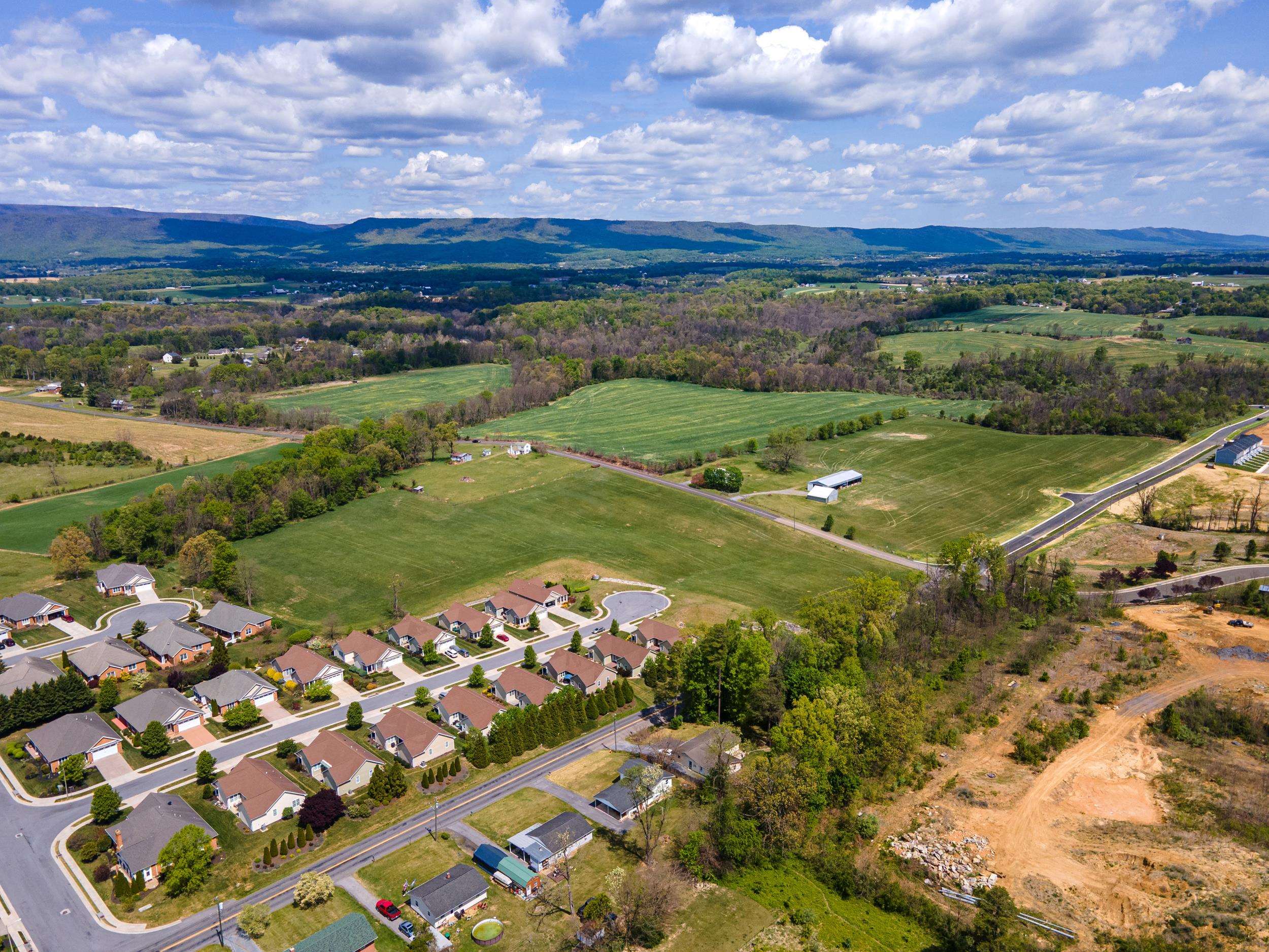 1017 SUN POPPY CT, WOODSTOCK, Virginia 22664, 3 Bedrooms Bedrooms, ,2 BathroomsBathrooms,Residential,1017 SUN POPPY CT,676514 MLS # 676514