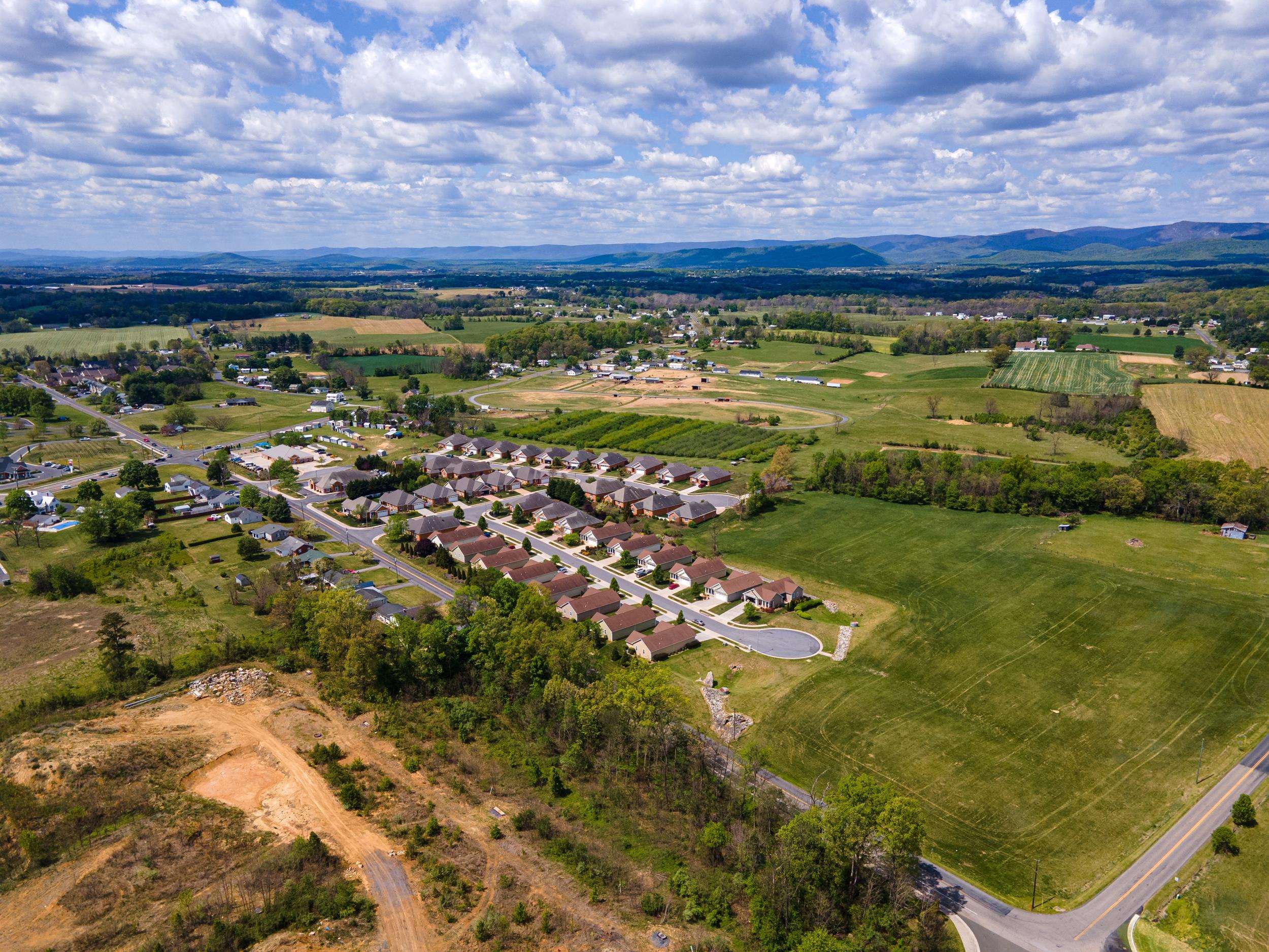 1017 SUN POPPY CT, WOODSTOCK, Virginia 22664, 3 Bedrooms Bedrooms, ,2 BathroomsBathrooms,Residential,1017 SUN POPPY CT,676514 MLS # 676514
