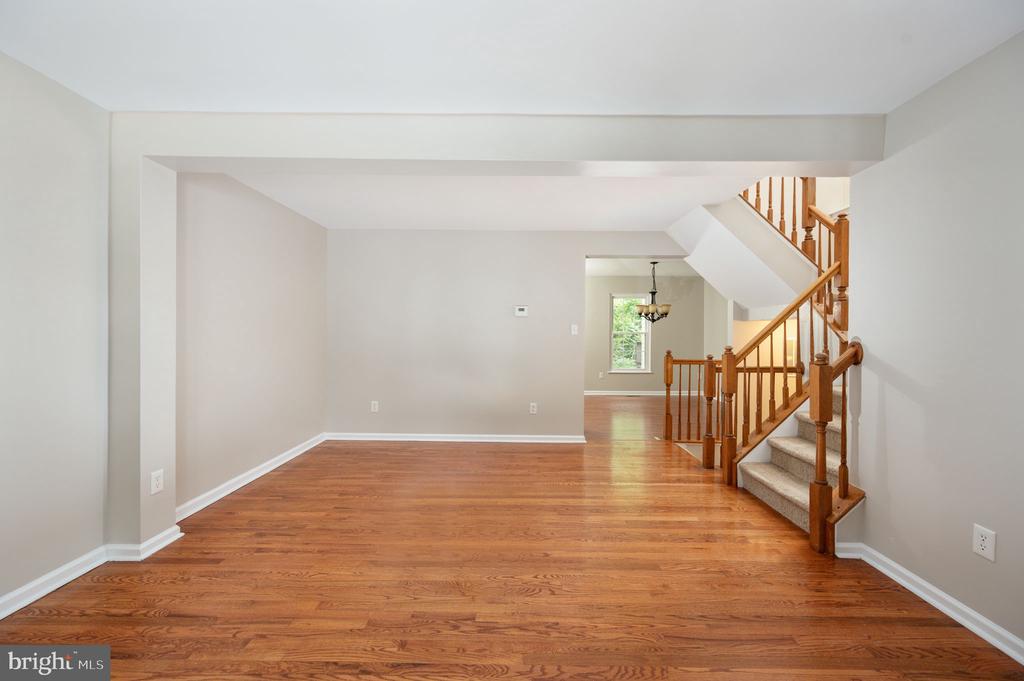 9705 BECKER CT, FREDERICKSBURG, Virginia 22408, 4 Bedrooms Bedrooms, ,3 BathroomsBathrooms,Residential,DOMINION FOREST,9705 BECKER CT,VASP2038836 MLS # VASP2038836