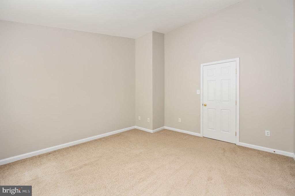 9705 BECKER CT, FREDERICKSBURG, Virginia 22408, 4 Bedrooms Bedrooms, ,3 BathroomsBathrooms,Residential,DOMINION FOREST,9705 BECKER CT,VASP2038836 MLS # VASP2038836