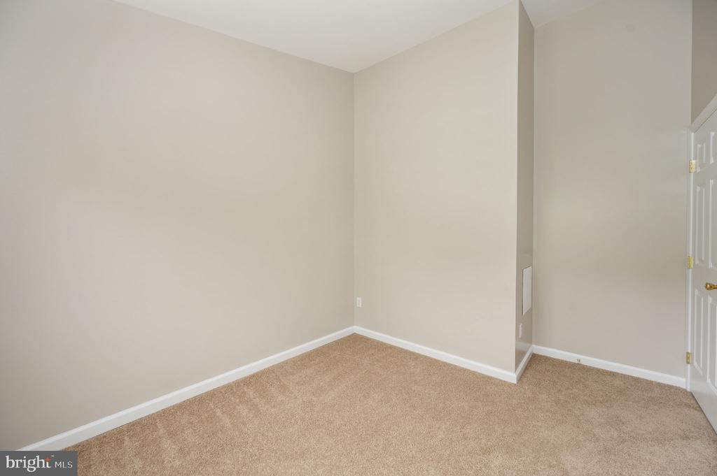 9705 BECKER CT, FREDERICKSBURG, Virginia 22408, 4 Bedrooms Bedrooms, ,3 BathroomsBathrooms,Residential,DOMINION FOREST,9705 BECKER CT,VASP2038836 MLS # VASP2038836