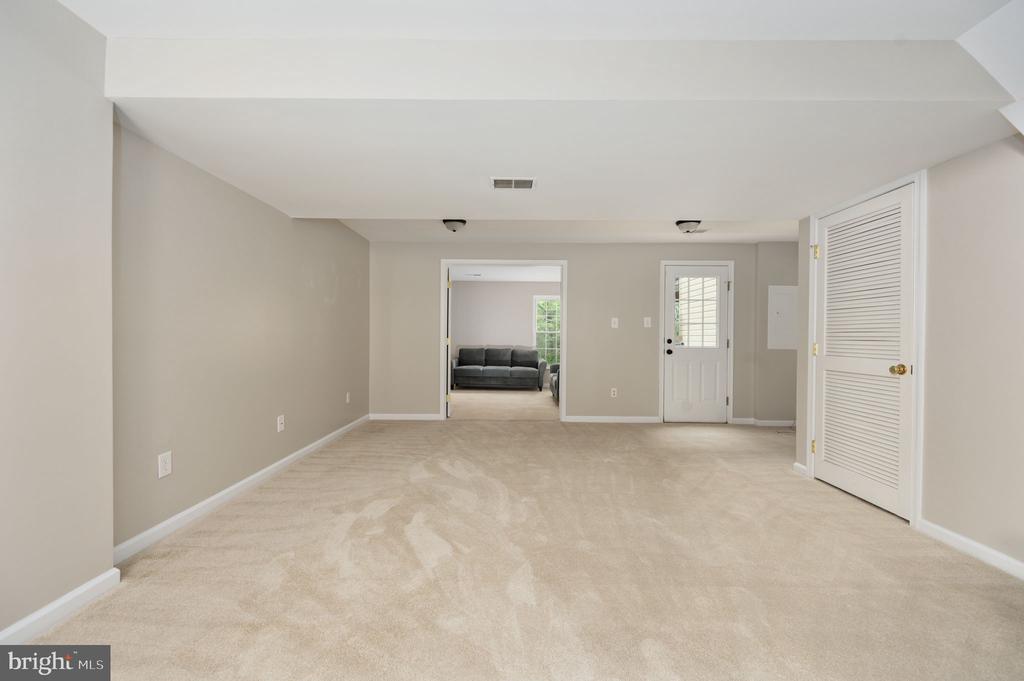 9705 BECKER CT, FREDERICKSBURG, Virginia 22408, 4 Bedrooms Bedrooms, ,3 BathroomsBathrooms,Residential,DOMINION FOREST,9705 BECKER CT,VASP2038836 MLS # VASP2038836