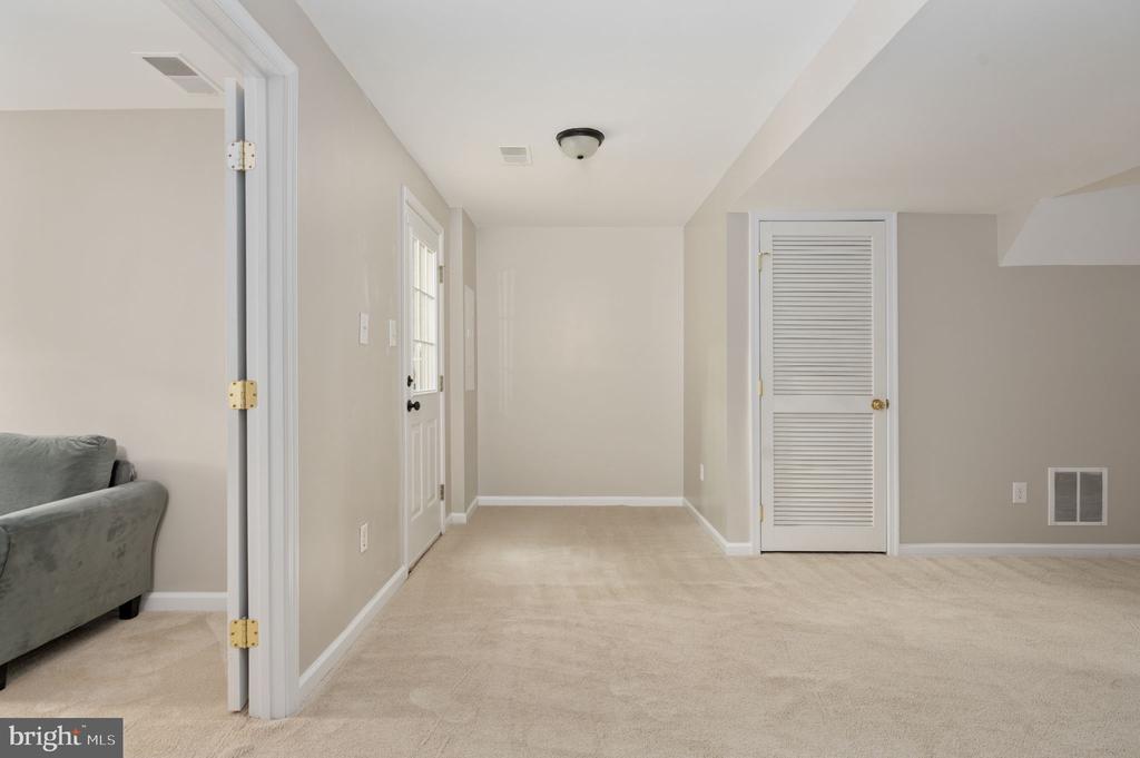9705 BECKER CT, FREDERICKSBURG, Virginia 22408, 4 Bedrooms Bedrooms, ,3 BathroomsBathrooms,Residential,DOMINION FOREST,9705 BECKER CT,VASP2038836 MLS # VASP2038836