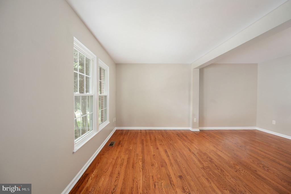 9705 BECKER CT, FREDERICKSBURG, Virginia 22408, 4 Bedrooms Bedrooms, ,3 BathroomsBathrooms,Residential,DOMINION FOREST,9705 BECKER CT,VASP2038836 MLS # VASP2038836