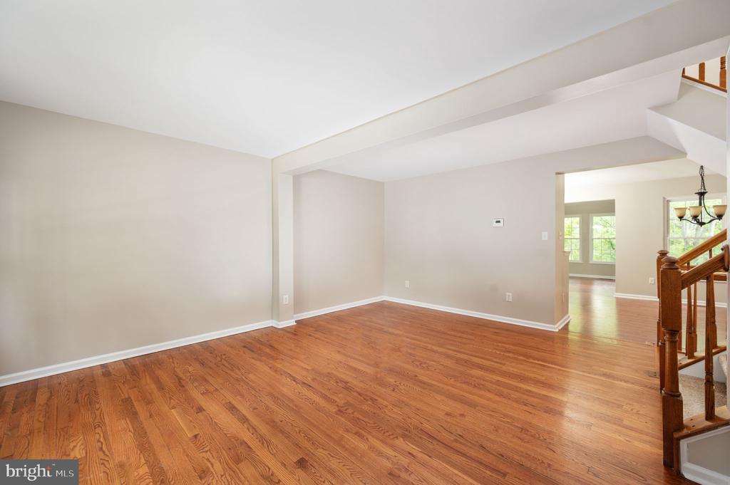 9705 BECKER CT, FREDERICKSBURG, Virginia 22408, 4 Bedrooms Bedrooms, ,3 BathroomsBathrooms,Residential,DOMINION FOREST,9705 BECKER CT,VASP2038836 MLS # VASP2038836