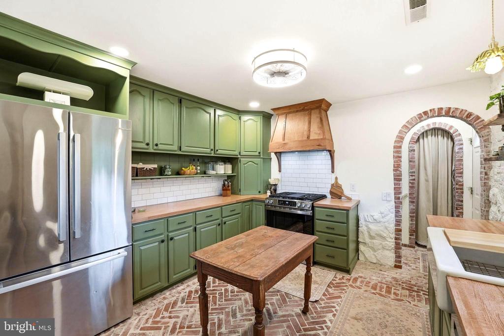481 JAMES CITY RD, REVA, Virginia 22735, 3 Bedrooms Bedrooms, ,3 BathroomsBathrooms,Residential,481 JAMES CITY RD,VAMA2002710 MLS # VAMA2002710