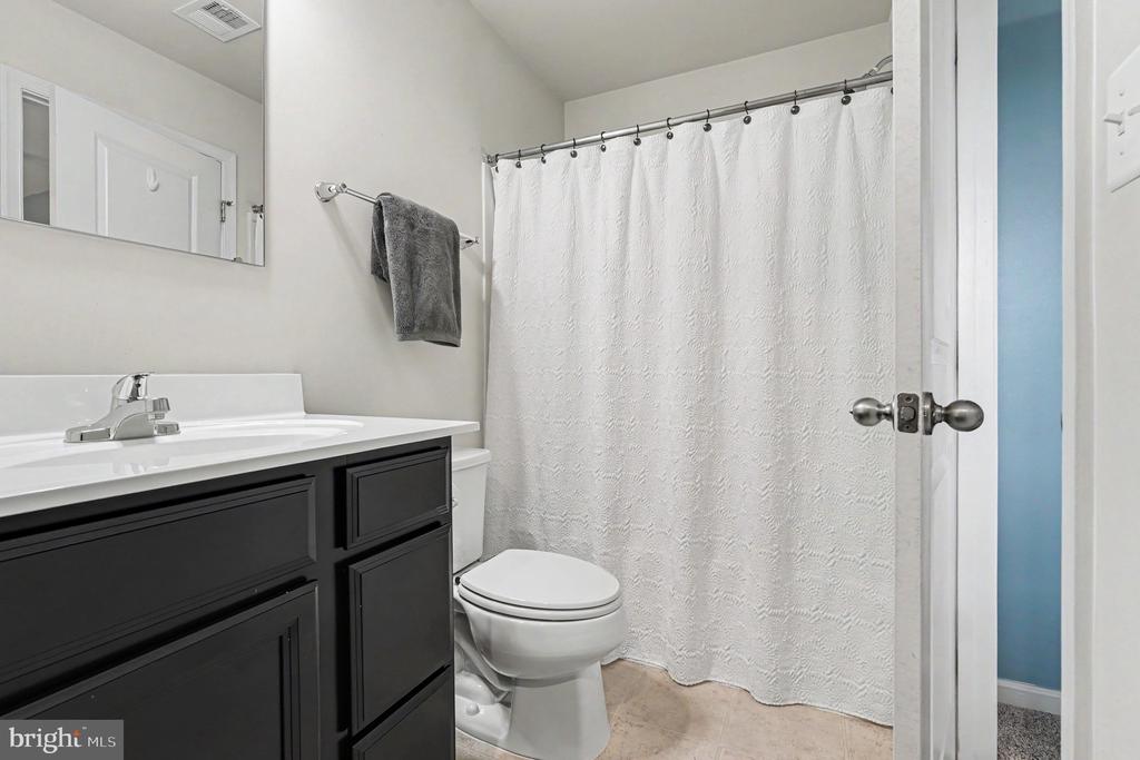 35202 SARA CT, LOCUST GROVE, Virginia 22508, 3 Bedrooms Bedrooms, ,2 BathroomsBathrooms,Residential,35202 SARA CT,VAOR2013988 MLS # VAOR2013988
