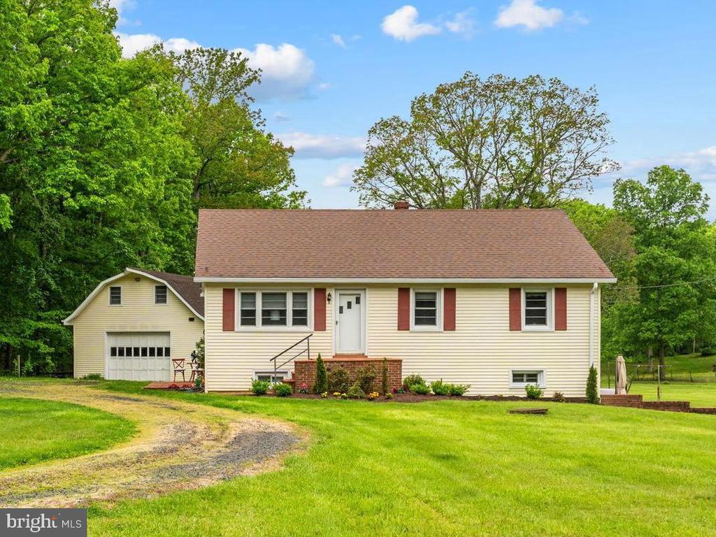 85 S POES RD, AMISSVILLE, Virginia 20106, 3 Bedrooms Bedrooms, ,2 BathroomsBathrooms,Residential,85 S POES RD,VARP2002626 MLS # VARP2002626
