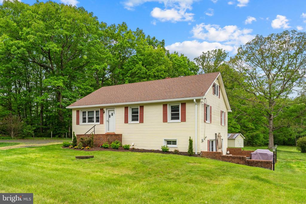 85 S POES RD, AMISSVILLE, Virginia 20106, 3 Bedrooms Bedrooms, ,2 BathroomsBathrooms,Residential,85 S POES RD,VARP2002626 MLS # VARP2002626