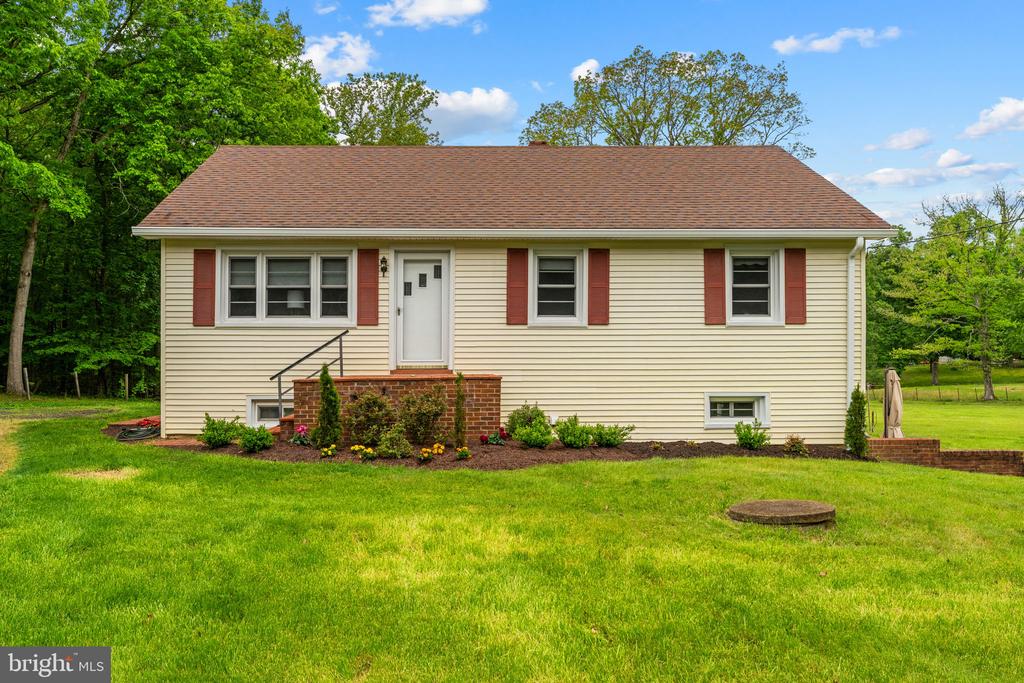 85 S POES RD, AMISSVILLE, Virginia 20106, 3 Bedrooms Bedrooms, ,2 BathroomsBathrooms,Residential,85 S POES RD,VARP2002626 MLS # VARP2002626