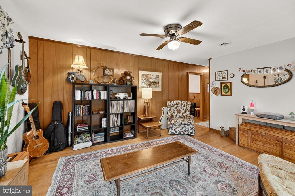 85 S POES RD, AMISSVILLE, Virginia 20106, 3 Bedrooms Bedrooms, ,2 BathroomsBathrooms,Residential,85 S POES RD,VARP2002626 MLS # VARP2002626