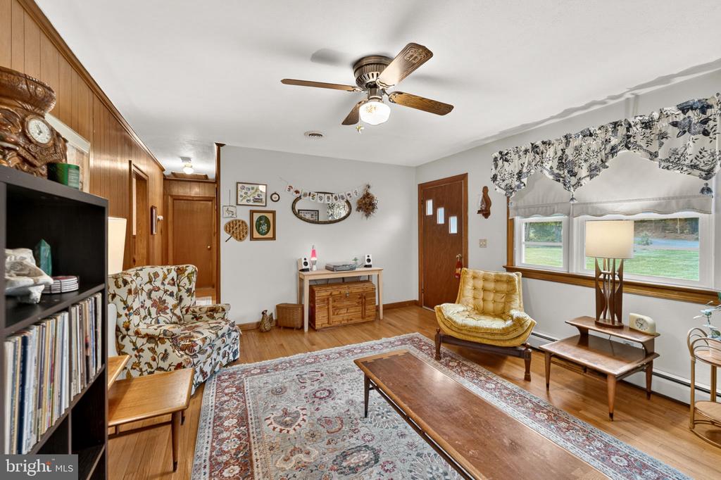 85 S POES RD, AMISSVILLE, Virginia 20106, 3 Bedrooms Bedrooms, ,2 BathroomsBathrooms,Residential,85 S POES RD,VARP2002626 MLS # VARP2002626