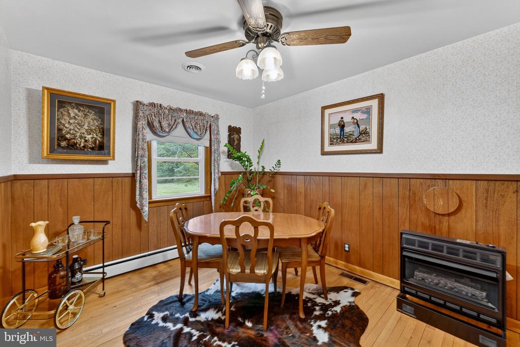 85 S POES RD, AMISSVILLE, Virginia 20106, 3 Bedrooms Bedrooms, ,2 BathroomsBathrooms,Residential,85 S POES RD,VARP2002626 MLS # VARP2002626