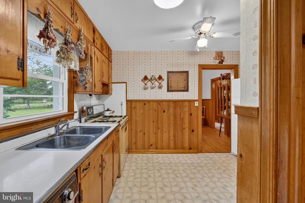 85 S POES RD, AMISSVILLE, Virginia 20106, 3 Bedrooms Bedrooms, ,2 BathroomsBathrooms,Residential,85 S POES RD,VARP2002626 MLS # VARP2002626