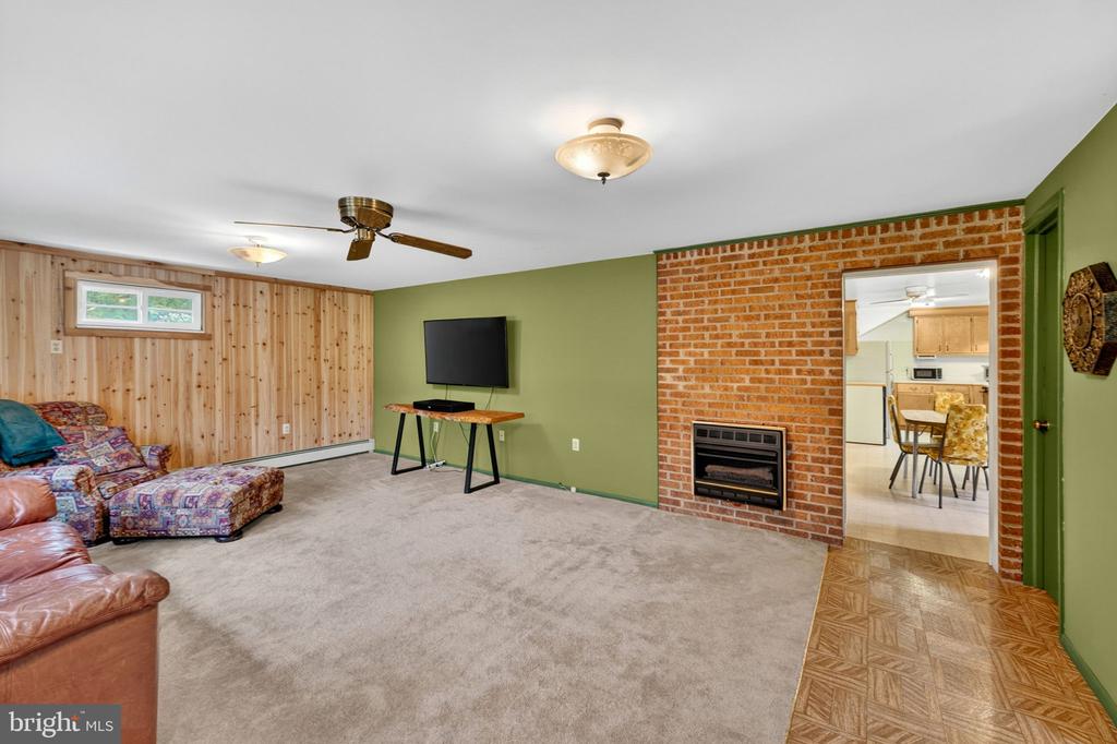 85 S POES RD, AMISSVILLE, Virginia 20106, 3 Bedrooms Bedrooms, ,2 BathroomsBathrooms,Residential,85 S POES RD,VARP2002626 MLS # VARP2002626