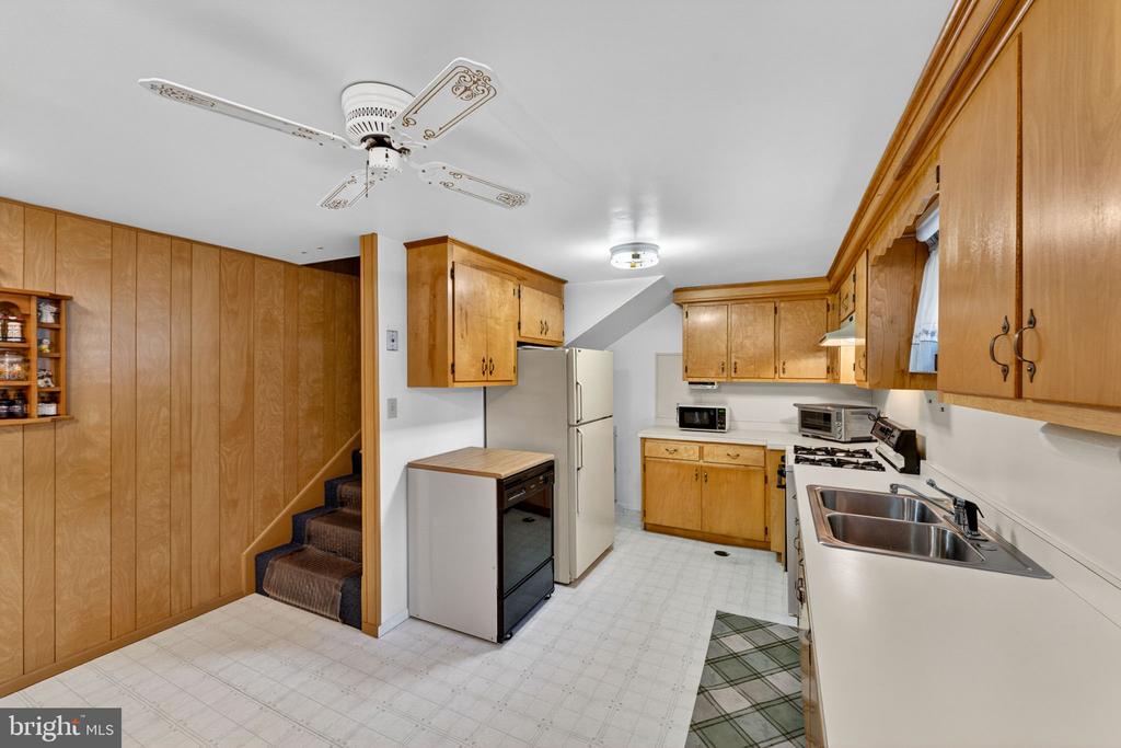 85 S POES RD, AMISSVILLE, Virginia 20106, 3 Bedrooms Bedrooms, ,2 BathroomsBathrooms,Residential,85 S POES RD,VARP2002626 MLS # VARP2002626