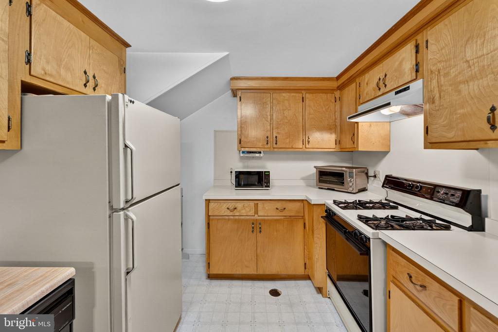 85 S POES RD, AMISSVILLE, Virginia 20106, 3 Bedrooms Bedrooms, ,2 BathroomsBathrooms,Residential,85 S POES RD,VARP2002626 MLS # VARP2002626