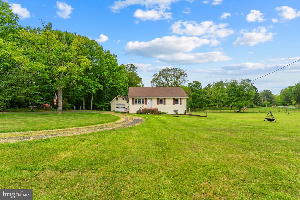 85 S POES RD, AMISSVILLE, Virginia 20106, 3 Bedrooms Bedrooms, ,2 BathroomsBathrooms,Residential,85 S POES RD,VARP2002626 MLS # VARP2002626